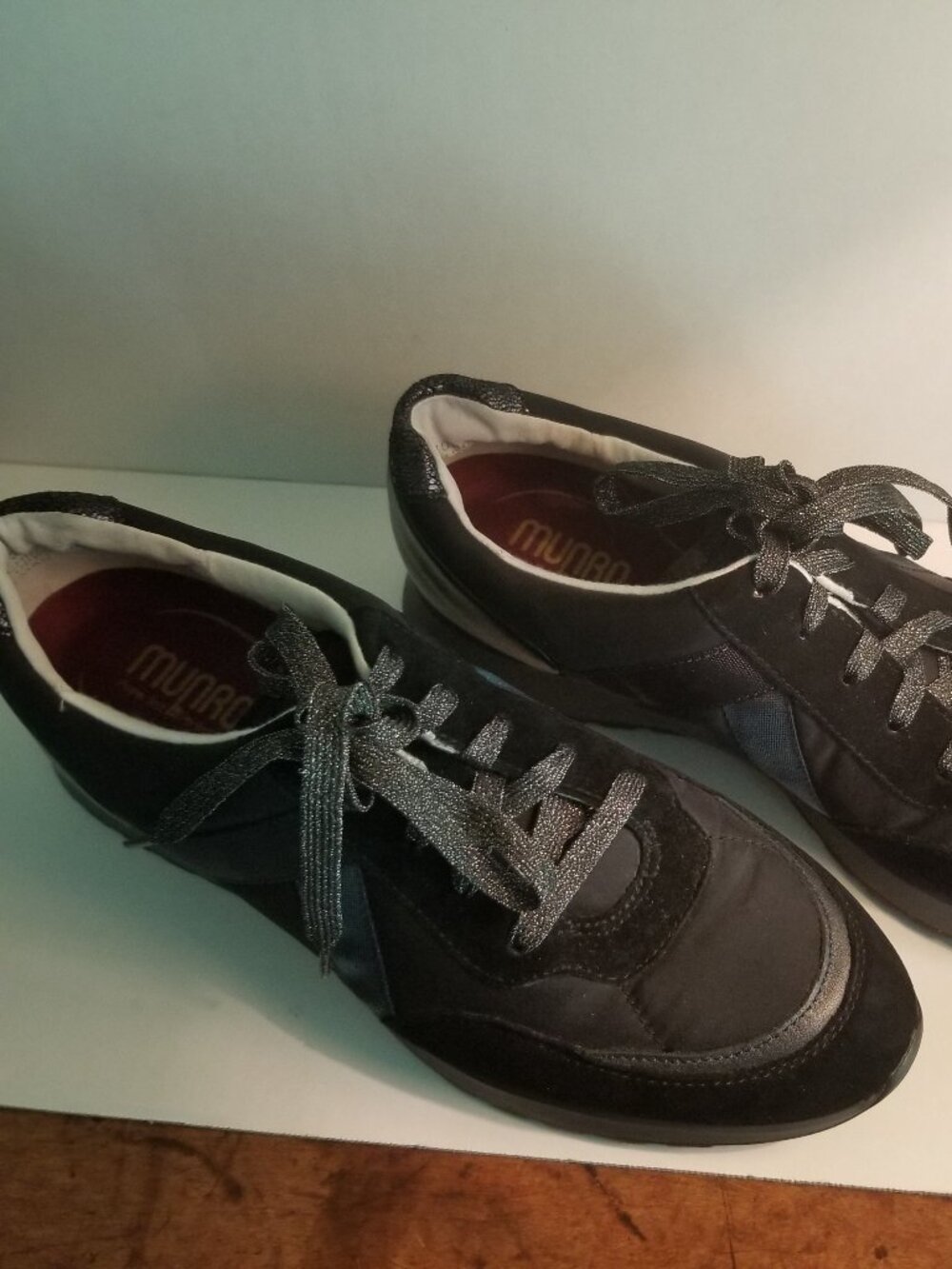 MUNRO PIPER SNEAKERS New 10.5 M